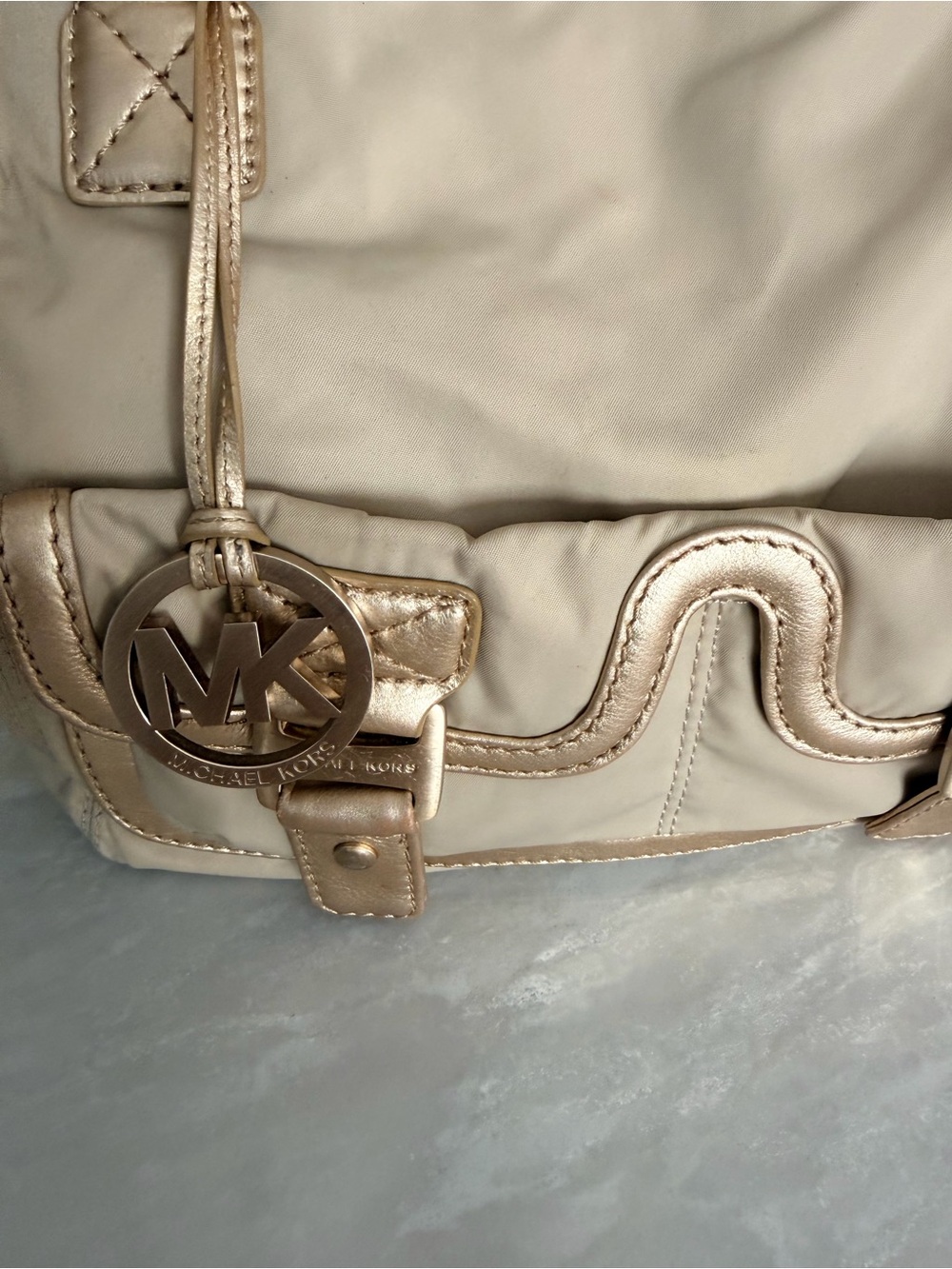 Michael Kors Beige Shoulder Bag with Gold Hardware